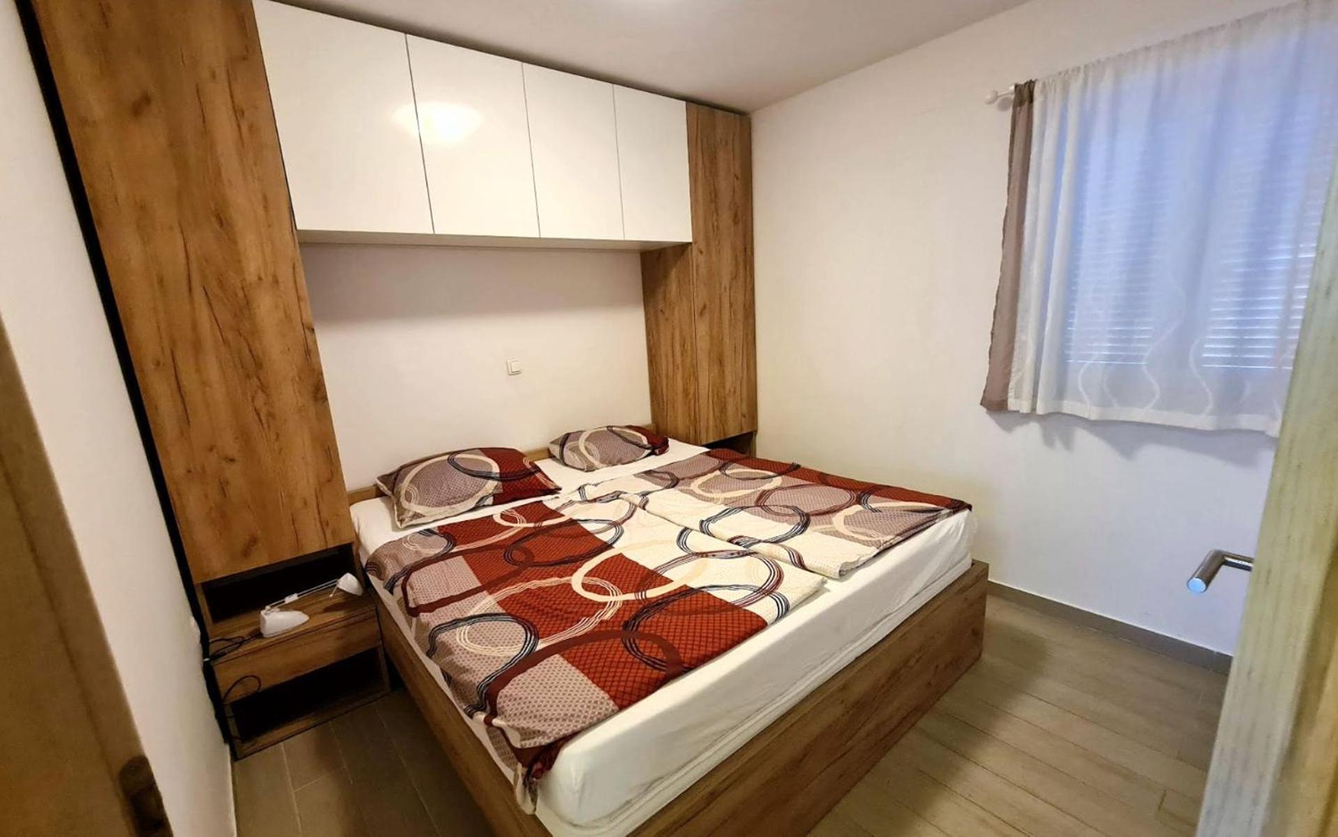 Apartment Trava Klimno Eksteriør billede