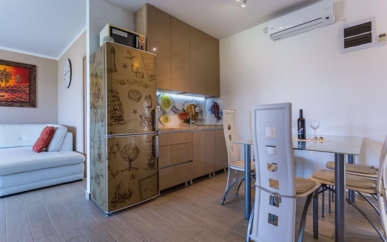 Apartment Trava Klimno Eksteriør billede