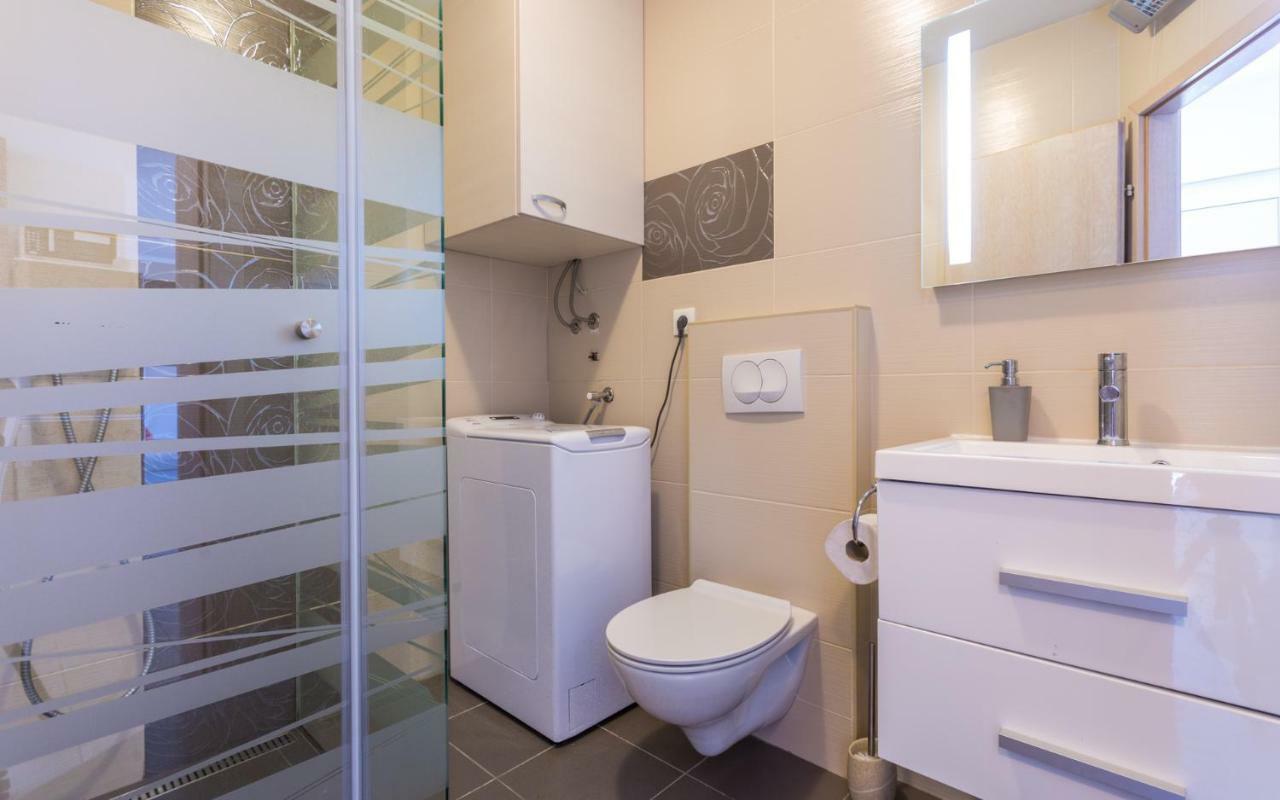 Apartment Trava Klimno Eksteriør billede